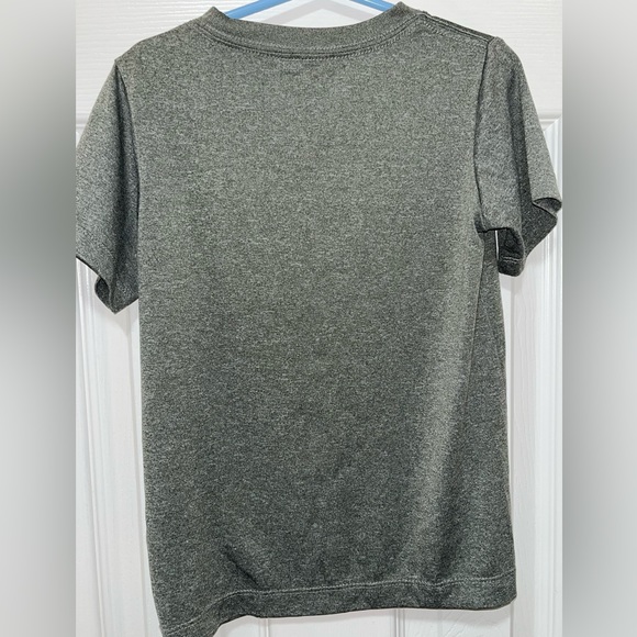 Nike boy shirt, size 6 - Picture 3 of 6